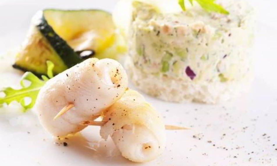 Рецепт рулетов из камбалы с соусом песто