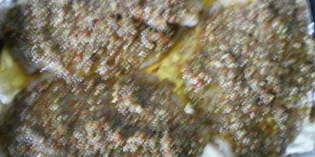 рыба запеченная с соусом песто