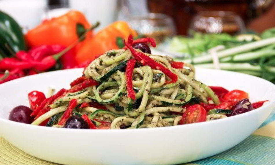 Рецепт спагетти из цукини с соусом песто