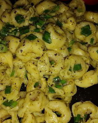 Тортеллини с соусом песто