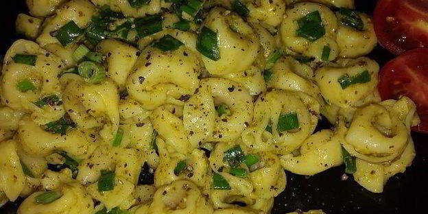 тортеллини с соусом песто