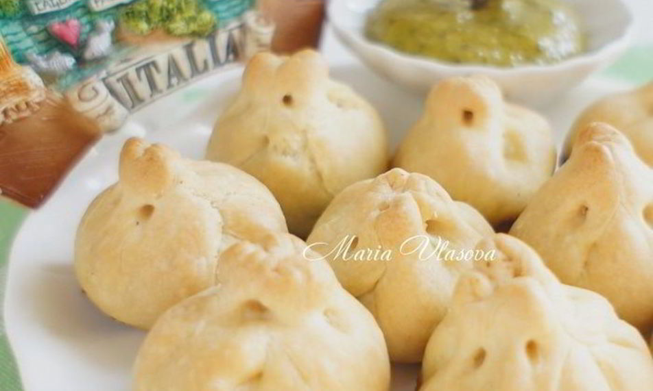 Рецепт закусочных кнопок с соусом песто и моцареллой