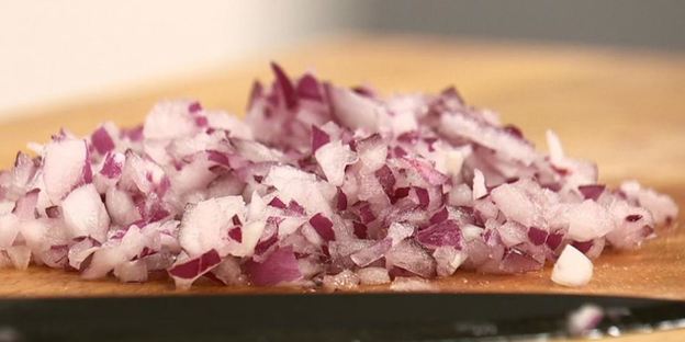 мексиканская сальса с кукурузными чипсами