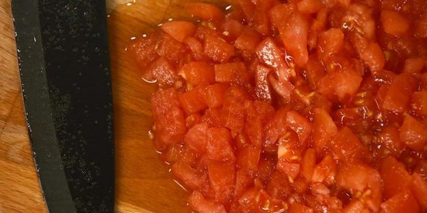 мексиканская сальса с кукурузными чипсами