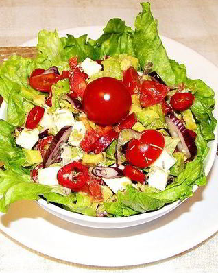 Разноцветная сальса с брынзой