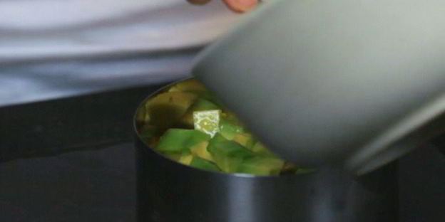 летний тартар с лососем