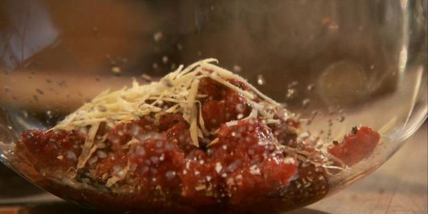 тартар из говядины с трюфельным маслом