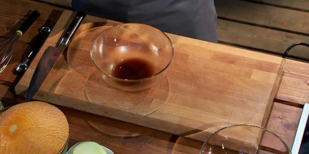 тартар из говядины со свежей дыней