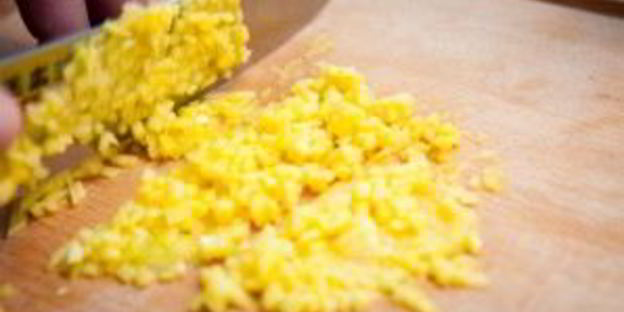 тартар из лосося с авокадо