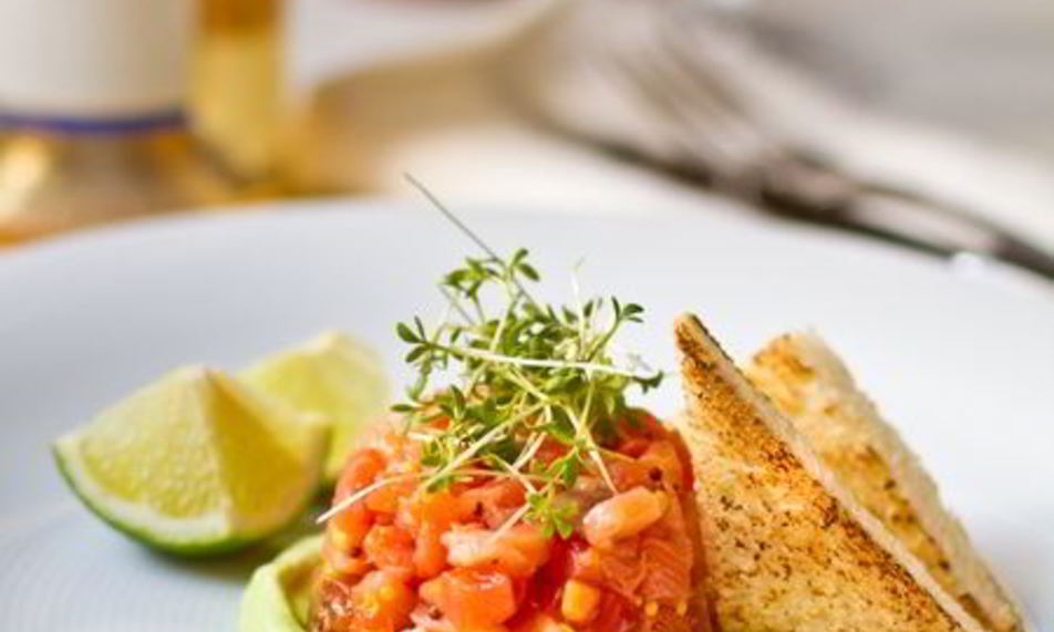 Рецепт тартара из лосося с кремом из авокадо