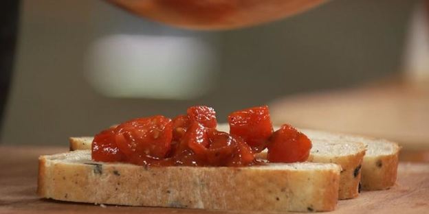 тартар из утки с персиками