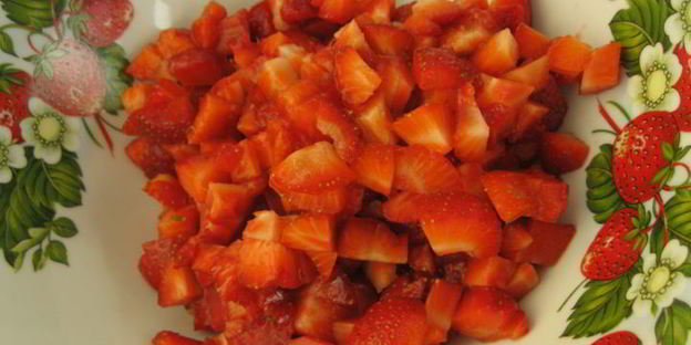 тартар клубнично-помидорный