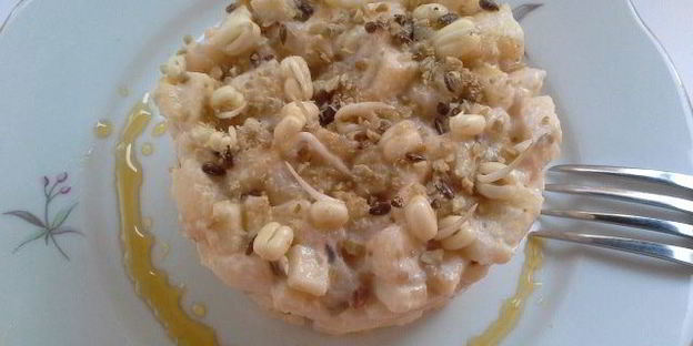 тартар с грушей и яблоком