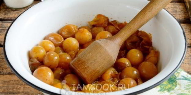 ткемали из желтой алычи