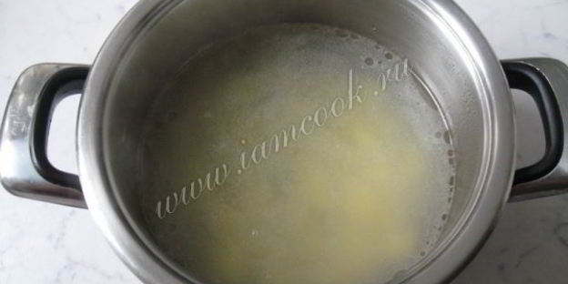 борщ на бульоне из свиных ребрышек