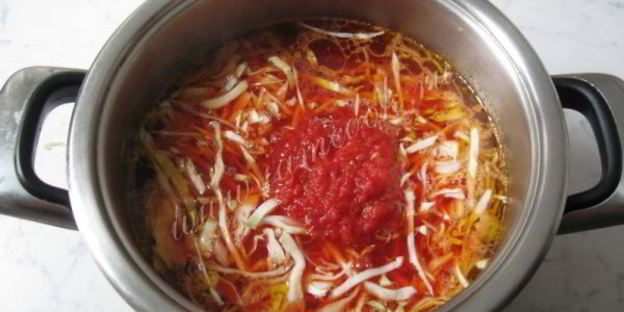 борщ на бульоне из свиных ребрышек