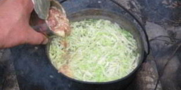 борщ на тушенке