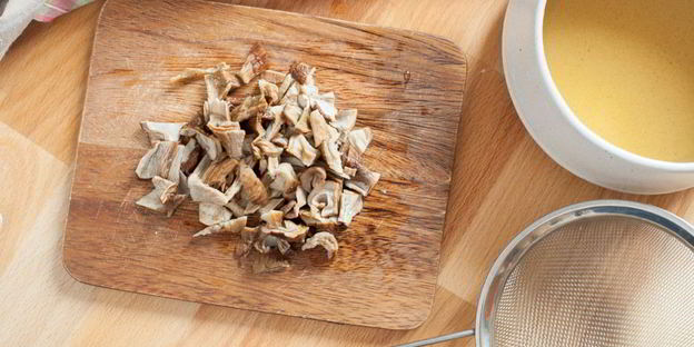 борщ с белыми грибами