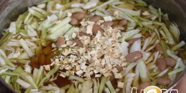 борщ с бычками по-одесски