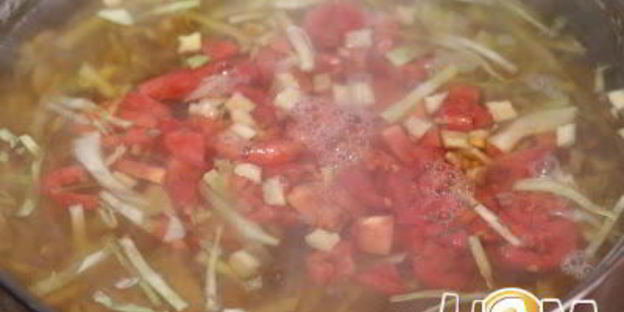 борщ с бычками по-одесски