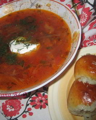 Борщ с пампушками