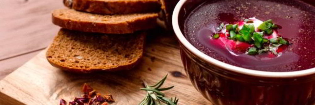 Летний борщ с ботвой