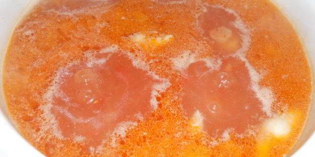 зеленый борщ с курицей и томатом