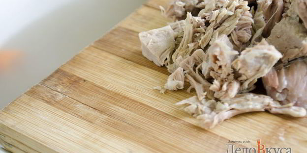 зеленый борщ со щавелем и крапивой