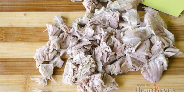 зеленый борщ со щавелем и крапивой