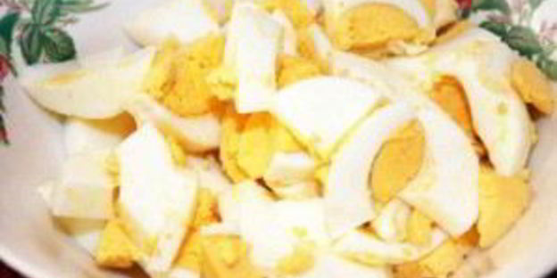 зеленый борщ со щавелем и яйцом