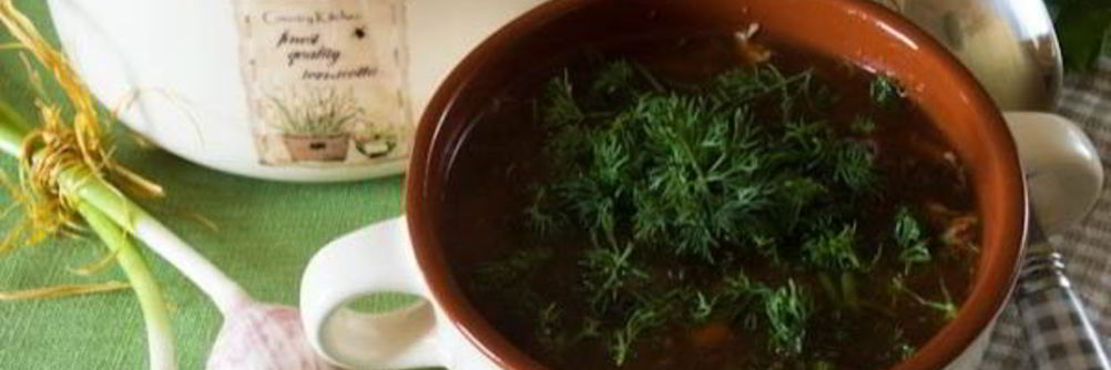 Зеленый борщ со щавелем