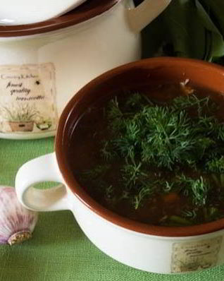 Зеленый борщ со щавелем