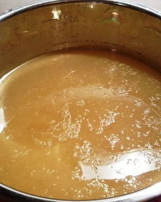 Бульон из куриных лапок