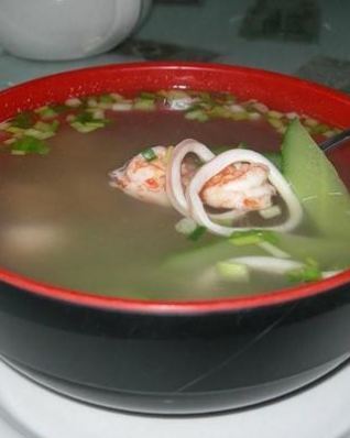 Бульон из сушеных трепангов и курицы