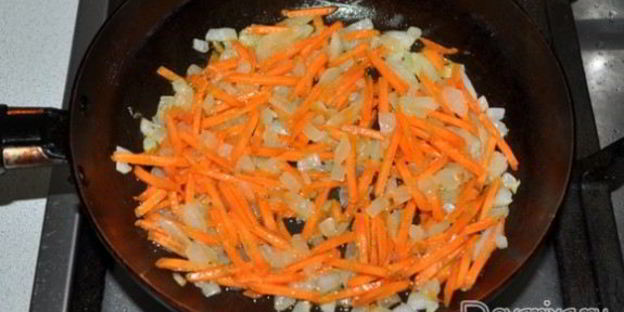 бульон с домашней лапшой