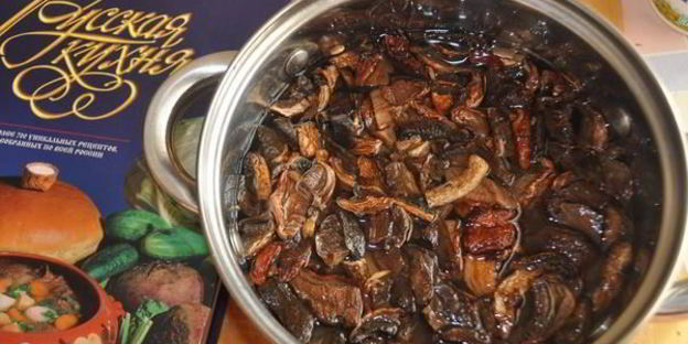 бульон с грибными ушками