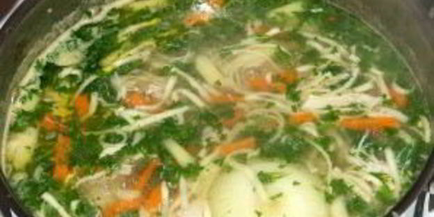 картофельный суп на курином бульоне