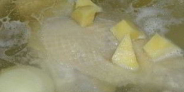 картофельный суп на мясном бульоне