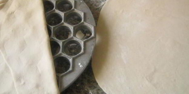 крэплах — домашние пельмени в бульоне