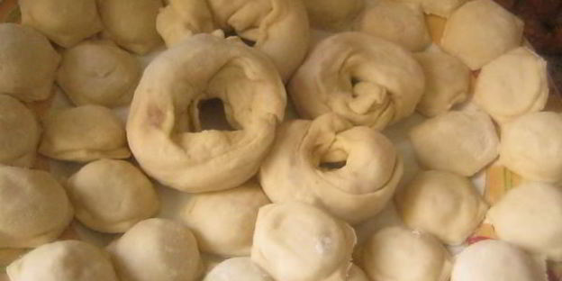 крэплах — домашние пельмени в бульоне