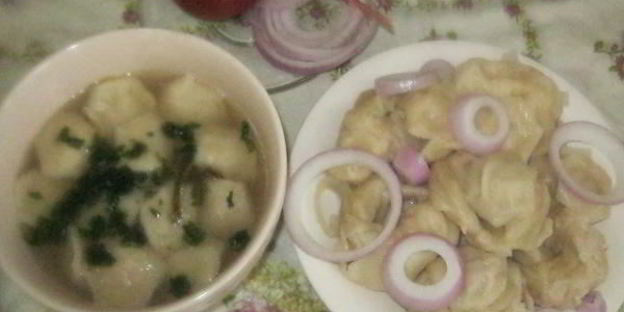 крэплах — домашние пельмени в бульоне