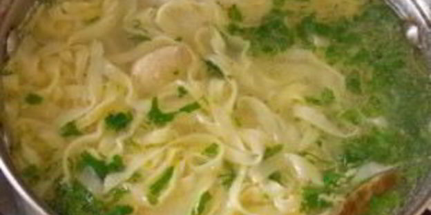 лапша на курином бульоне