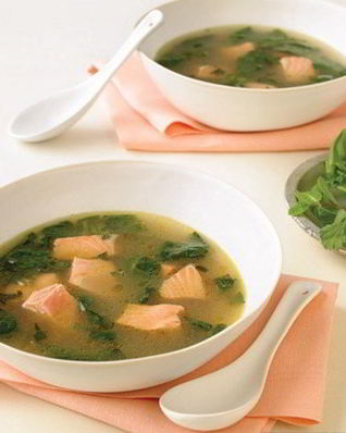 Лосось в зеленом бульоне с карри