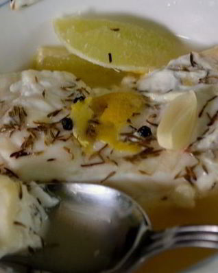 Палтус в лимонно-тимьянном бульоне