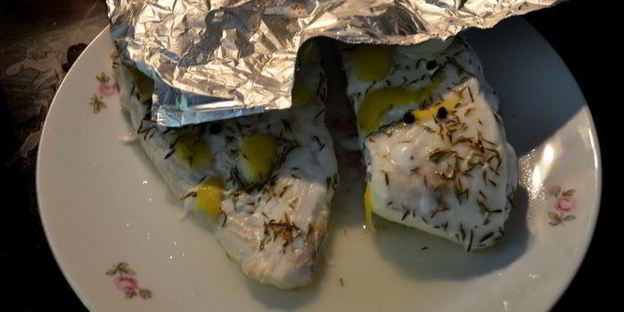 палтус в лимонно-тимьянном бульоне