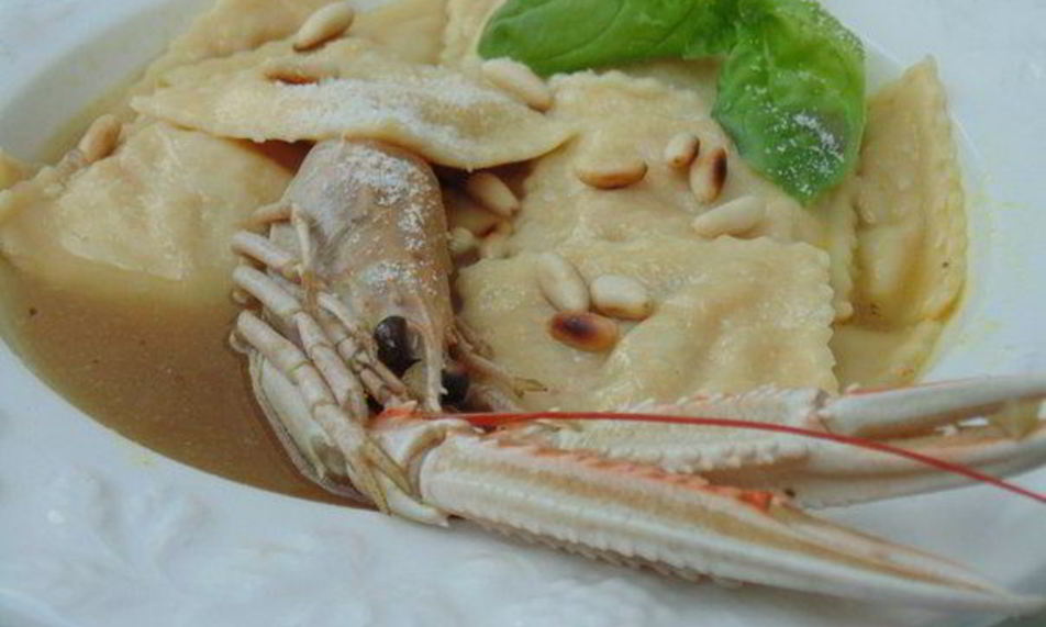 Рецепт равиолей с лангустинами и цукини в густом бульоне