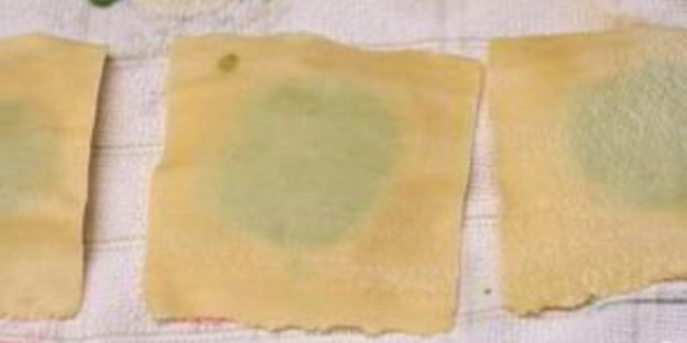 равиоли с зеленым горошком в лимонном бульоне