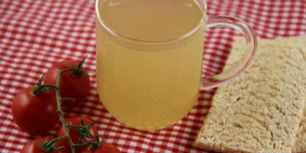 рыбный бульон с белым вином, тимьяном и анисом