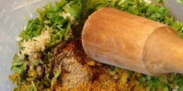 сацебели на курином бульоне