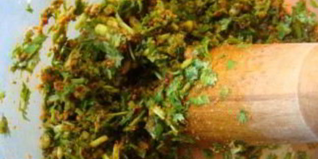 сацебели на курином бульоне